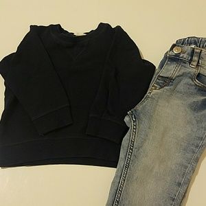 Crewneck top and jeans